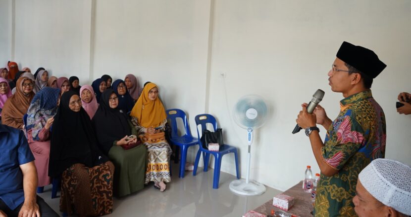 Farid Nyak Umar saat menghadiri Reses I Masa Persidangan II Anggota Dewan Perwakilan Rakyat Kota DPRK Banda Aceh di Aula Serba Guna Masjid AlHuda Gampong Laksana Minggu 2322025 KETIKKABARcom Farid Nyak Umar saat menghadiri Reses I Masa Persidangan II Anggota Dewan Perwakilan Rakyat Kota DPRK Banda Aceh di Aula Serba Guna Masjid Al Huda Gampong Laksana Minggu 2322025