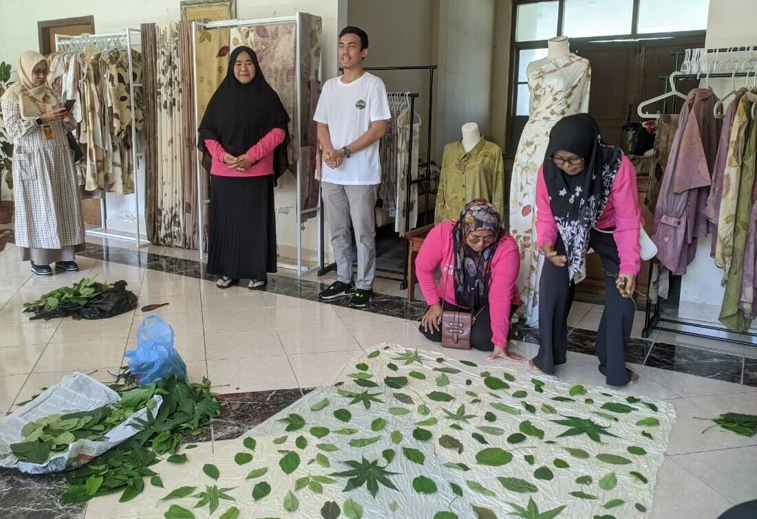 Proses Pembuatan EcoprintFoto KETIKKABARcom