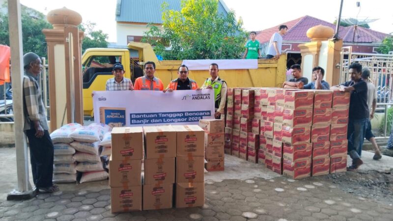 Tim Packing Plant Lhokseumawe Solusi Bangun Andalas menyerahkan bantuan masa panik untuk warga terdampak banjir di Desa Blang Naleung Mameh Kecamatan Muara satu Kota Lhokseumawe yang diterima oleh tokoh masyarakat setempat pada 29 November 2025 KETIKKABARcom Tim Packing Plant Lhokseumawe Solusi Bangun Andalas menyerahkan bantuan masa panik untuk warga terdampak banjir di Desa Blang Naleung Mameh Kecamatan Muara satu Kota Lhokseumawe yang diterima oleh tokoh masyarakat setempat pada 29 November 2025