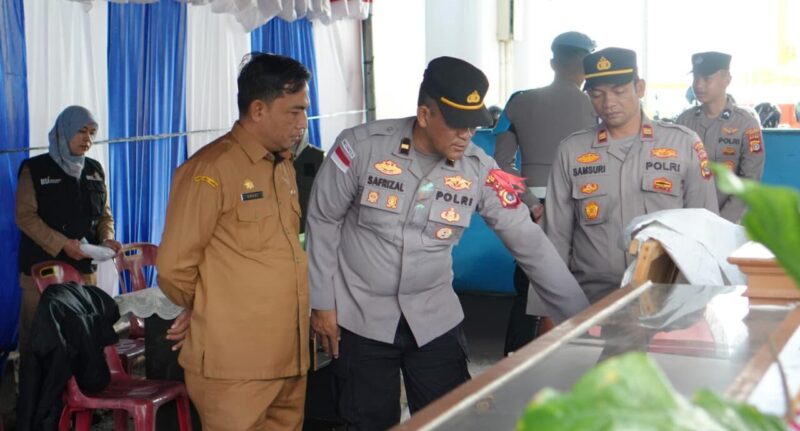 Sekretaris Daerah Kota Sabang Andri Nourman bersama Forum Koordinasi Pimpinan Daerah Forkopimda meninjau Posko Siaga Natal dan Tahun Baru Nataru di Pelabuhan Balohan Selasa 30 Desember 2025 FOTO HUMAS KETIKKABARcom Sekretaris Daerah Kota Sabang Andri Nourman bersama Forum Koordinasi Pimpinan Daerah Forkopimda meninjau Posko Siaga Natal dan Tahun Baru Nataru di Pelabuhan Balohan Selasa 30 Desember 2025 FOTO HUMAS